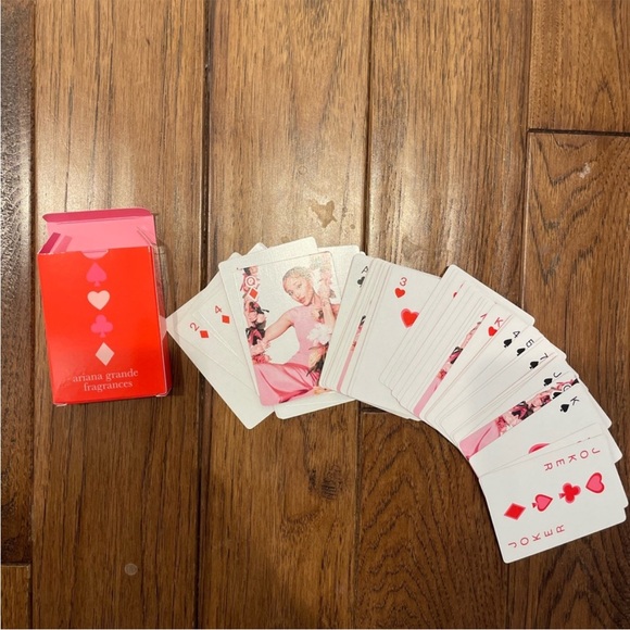 NWT Ariana Grande Poker Set - Picture 3 of 4